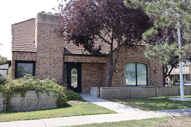 Bloom's clinic building